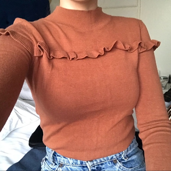 Zara Sweaters - Ruffle sweater